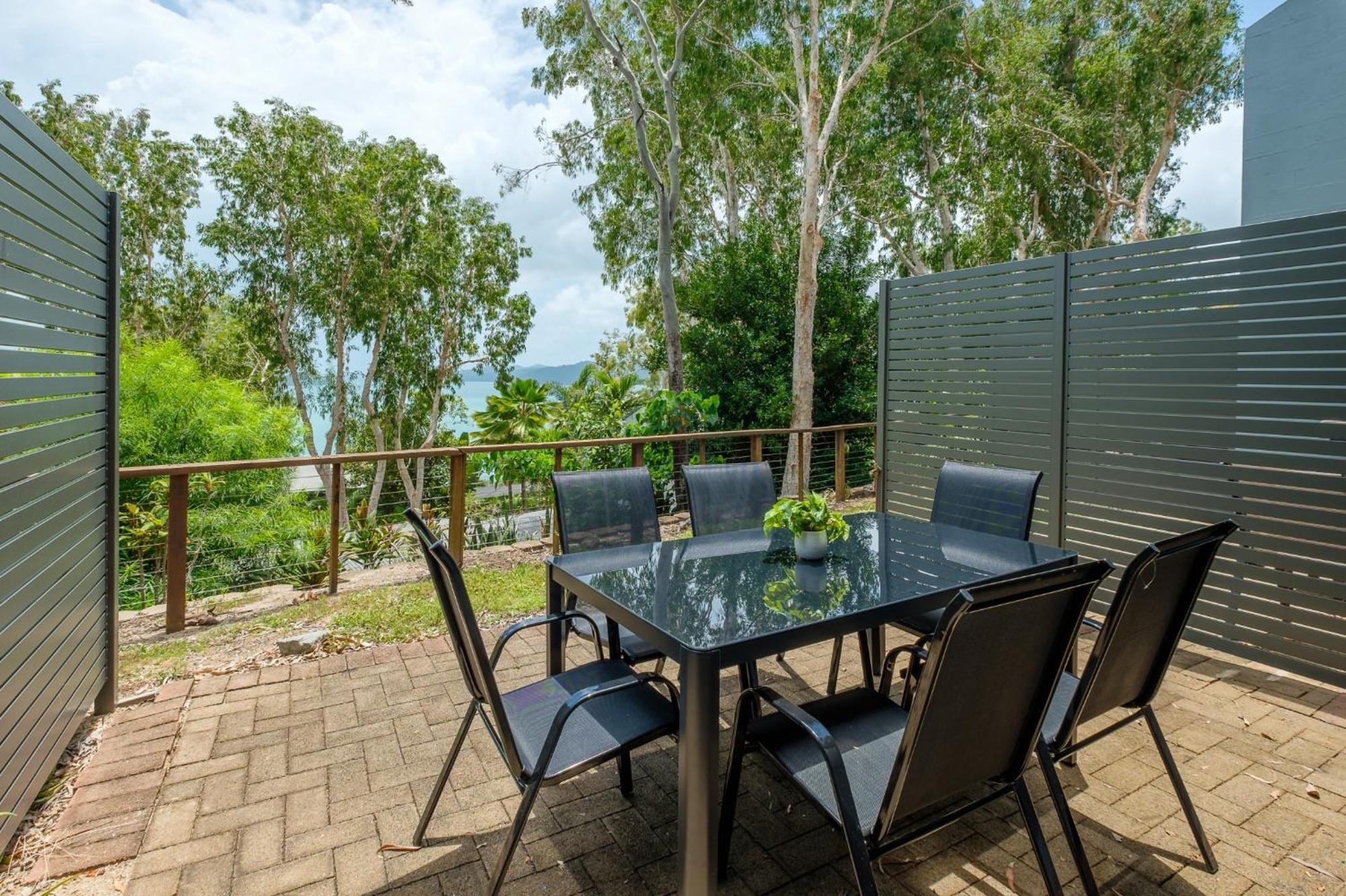 Sunset Waters Apartments Hamilton Island Esterno foto