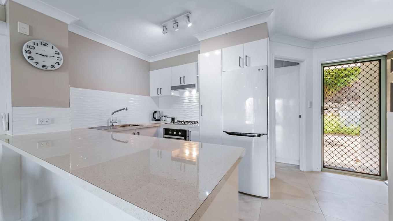 Sunset Waters Apartments Hamilton Island Esterno foto