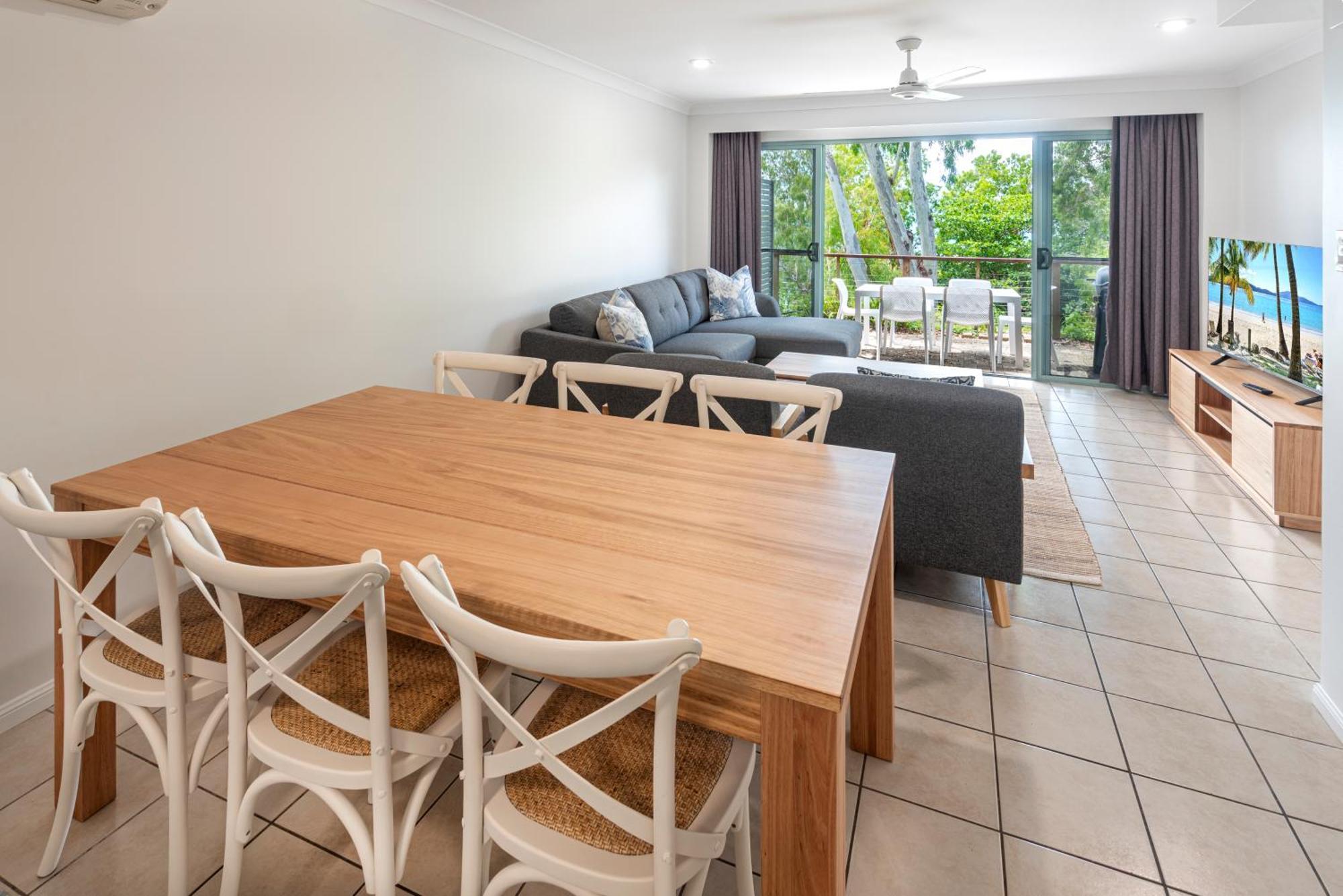 Sunset Waters Apartments Hamilton Island Esterno foto