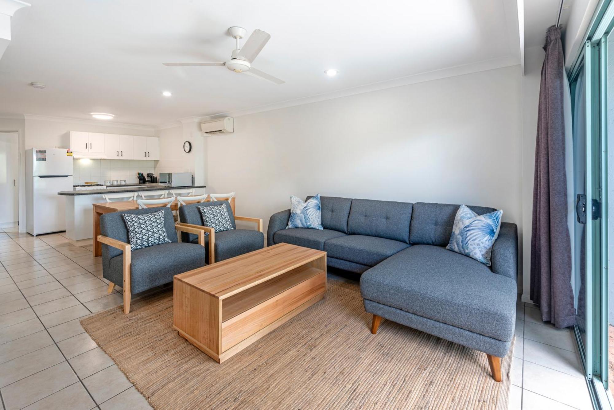 Sunset Waters Apartments Hamilton Island Esterno foto