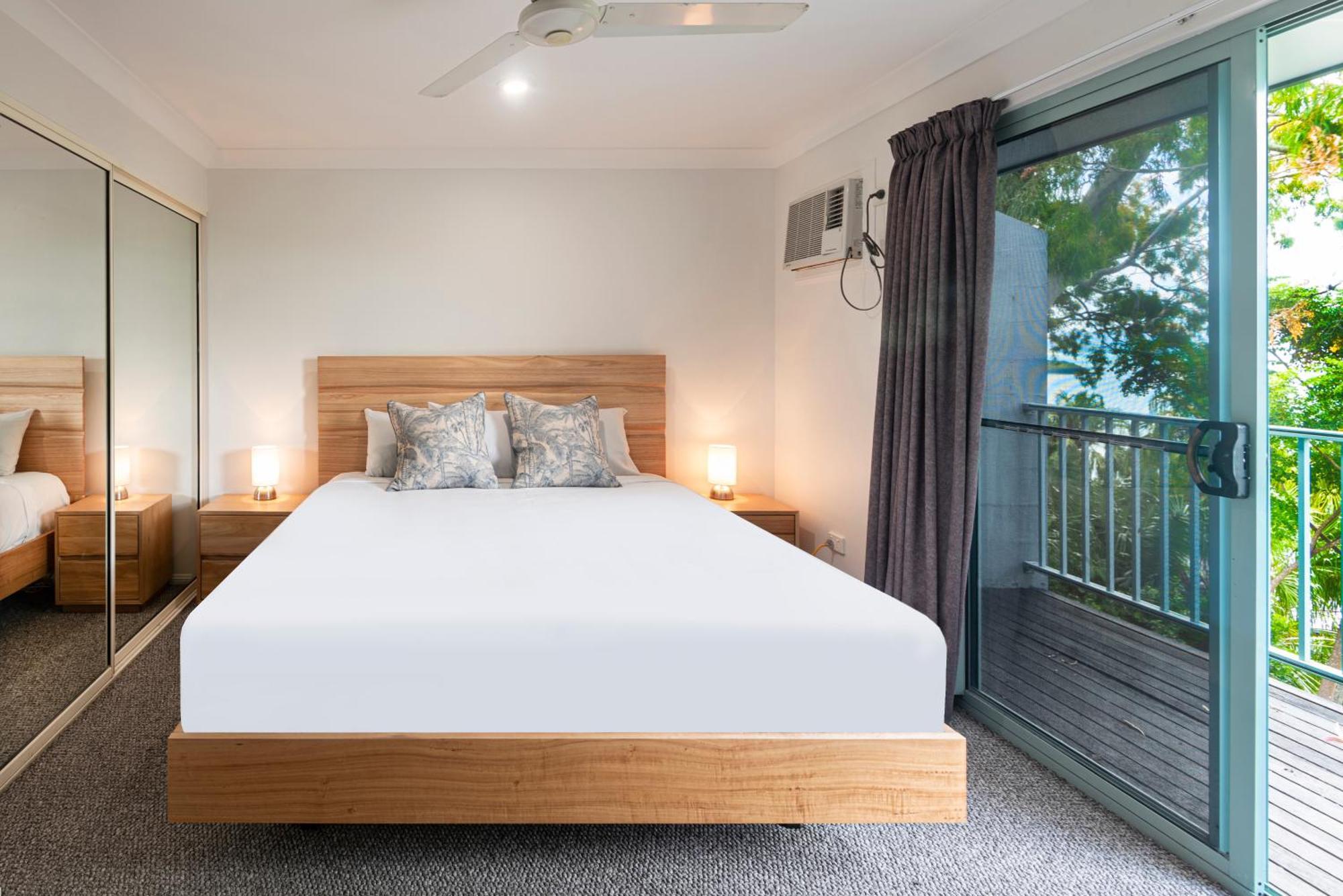 Sunset Waters Apartments Hamilton Island Esterno foto