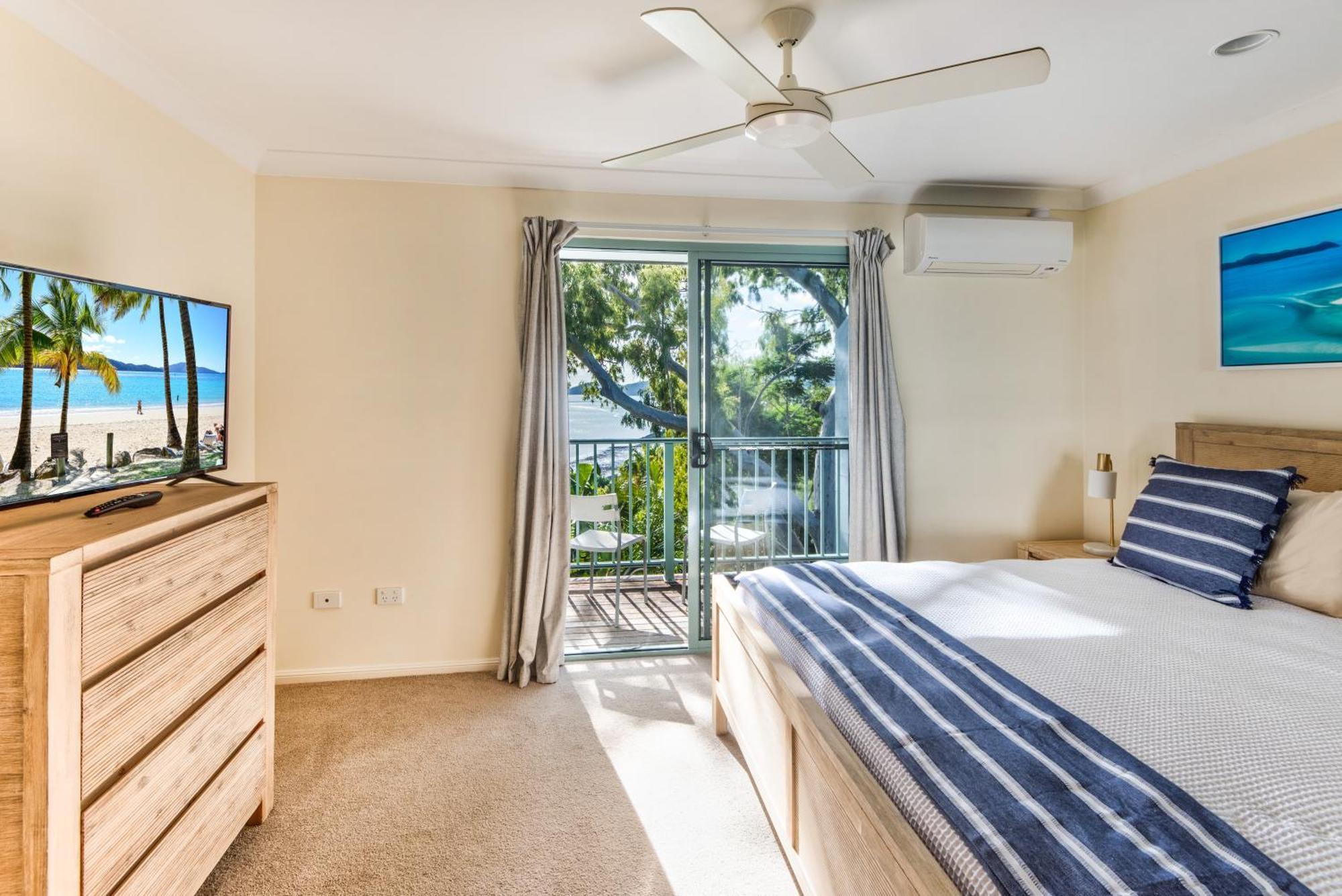 Sunset Waters Apartments Hamilton Island Esterno foto