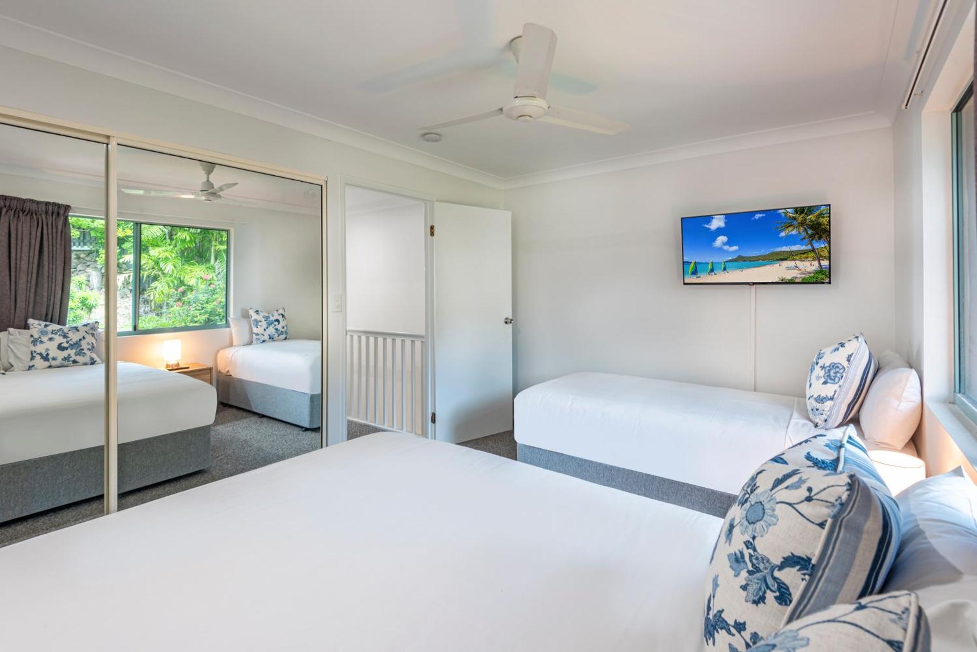 Sunset Waters Apartments Hamilton Island Esterno foto