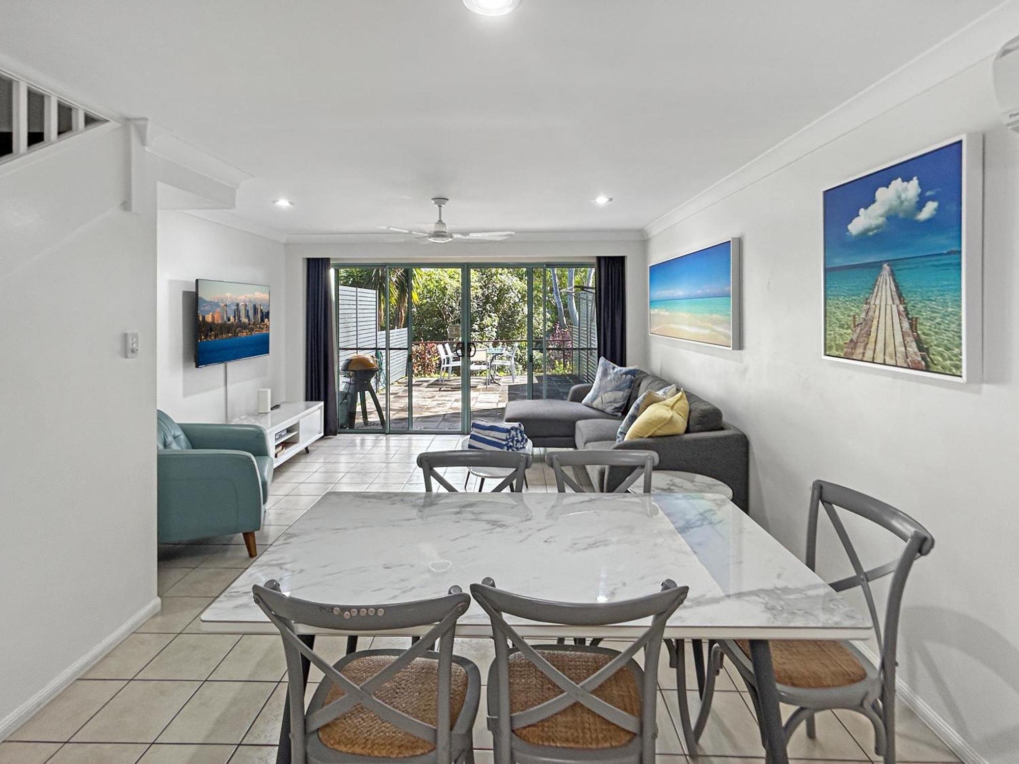 Sunset Waters Apartments Hamilton Island Esterno foto