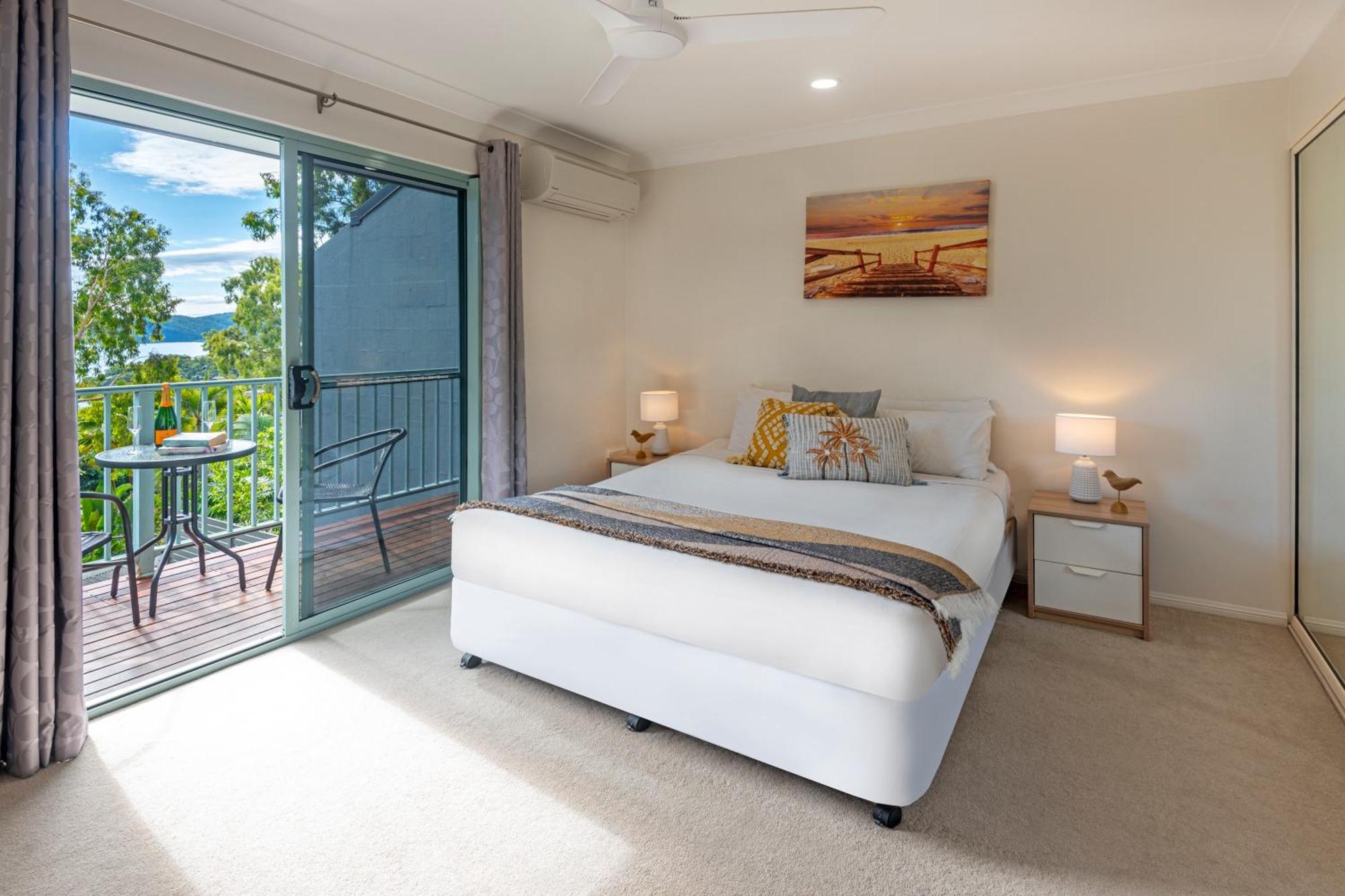 Sunset Waters Apartments Hamilton Island Esterno foto