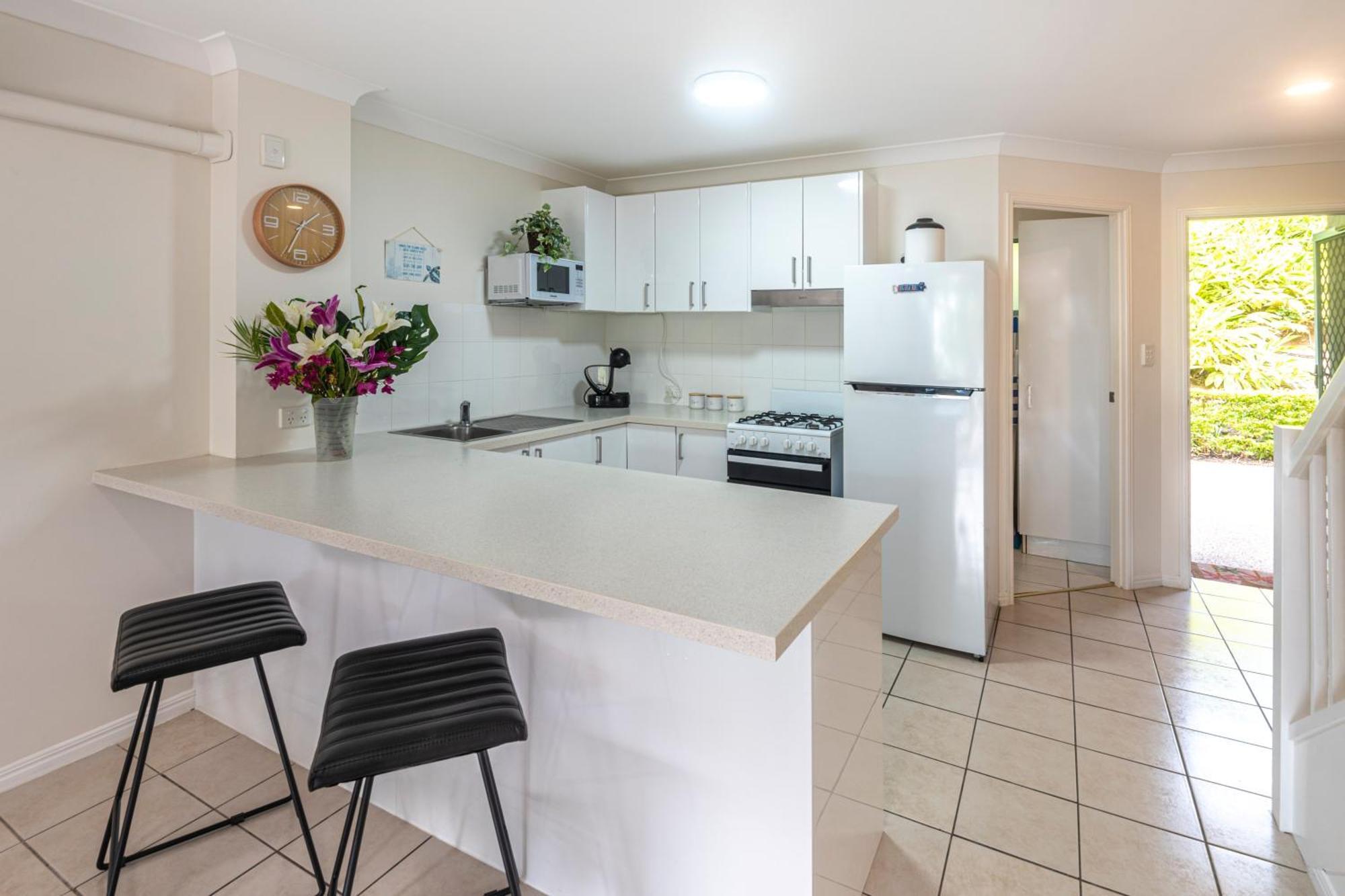 Sunset Waters Apartments Hamilton Island Esterno foto
